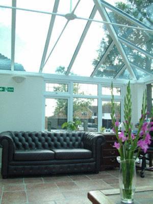 Gatwick House Hotel Horley Exterior photo
