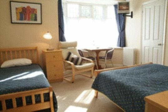 Gatwick House Hotel Horley Room photo